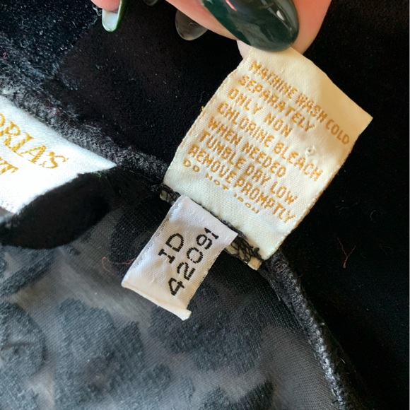 vtg Victoria's Secret Velour Sheer Black Floral Robe Gold Label Women's one size - Picture 8 of 12